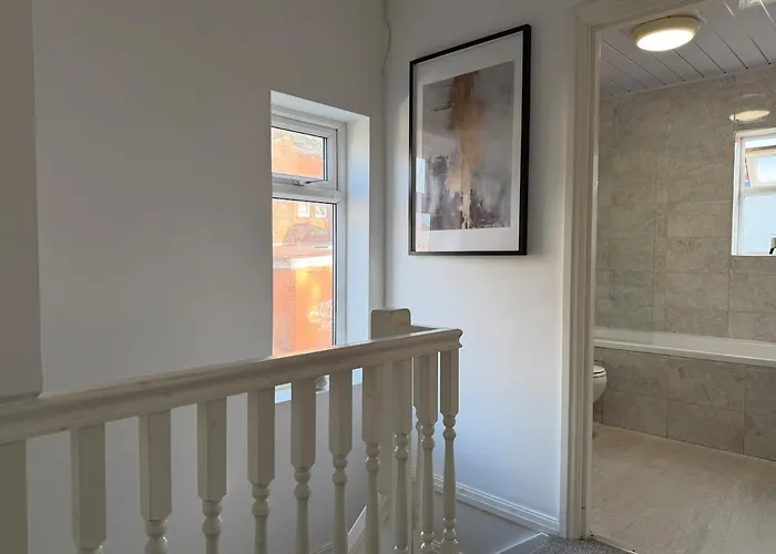 Apartamento Modern 8 Guest Getaway - Large Kitchen & Lounge