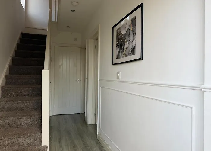 Apartamento Modern 8 Guest Getaway - Large Kitchen & Lounge