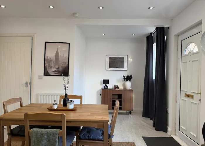 Apartment Modern 8 Guest Getaway - Large Kitchen&lounge Leeds (West Yorkshire)