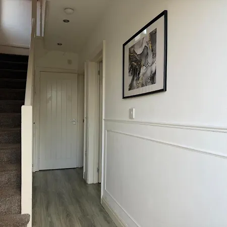 아파트 Modern 8 Guest Getaway - Large Kitchen & Lounge